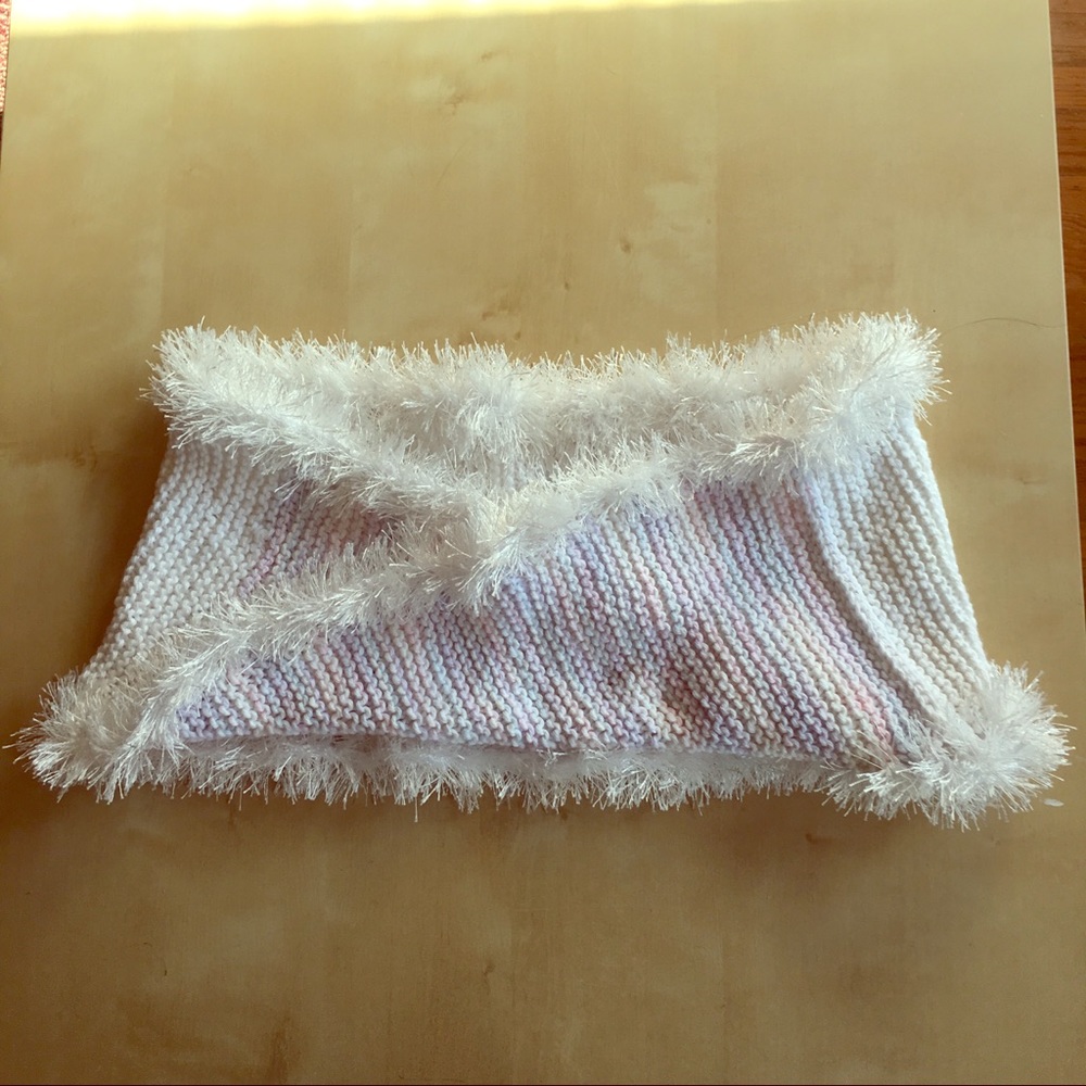 Neck scarf / shoulder cover